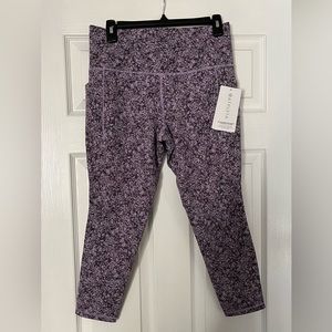 Athleta Salutation Stash Pocket II Textured 7/8 Tight, size Large NWT